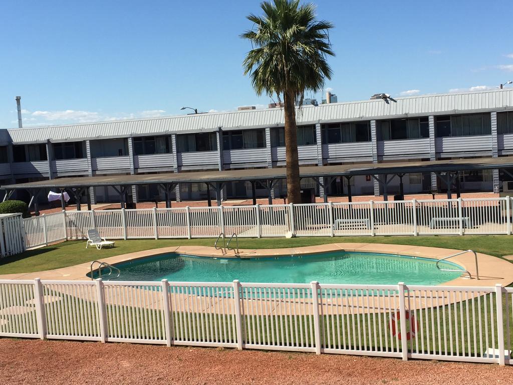 Ez 8 Motel Airporter Phoenix Exterior photo