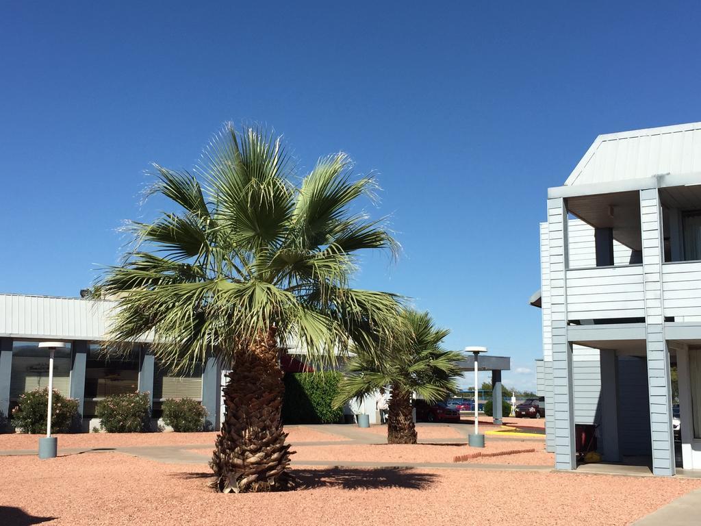 Ez 8 Motel Airporter Phoenix Exterior photo