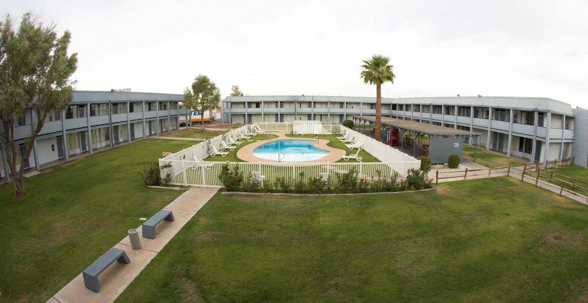 Ez 8 Motel Airporter Phoenix Exterior photo